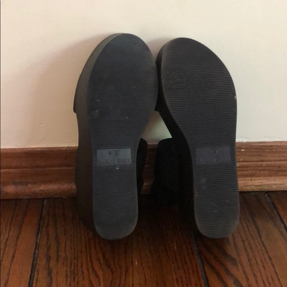 Shoes - Picture 5 of 5
